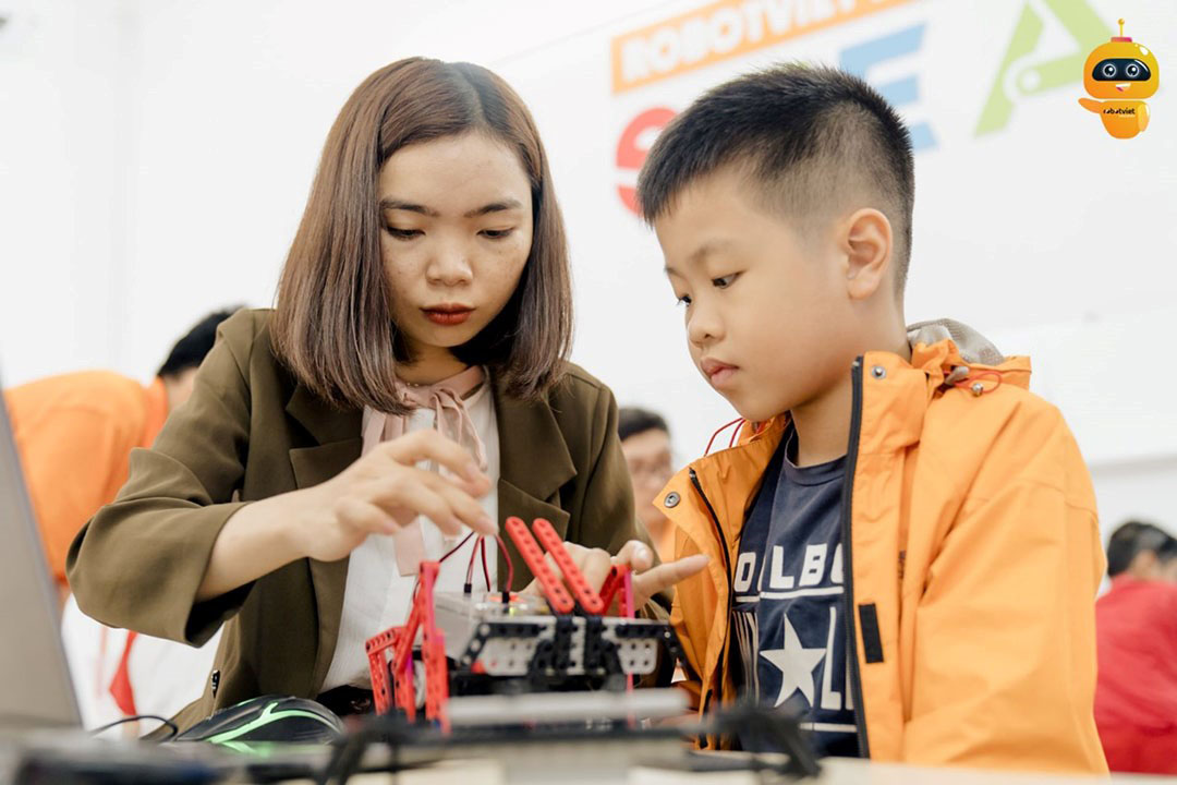 full khoa hoc lap trinh robotics co ban 1