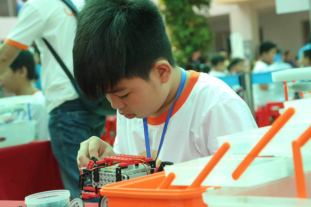 full tre em se hoc duoc gi tu cac chuong trinh robotics steam 1