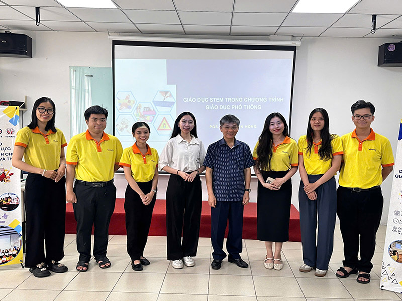 Khoá đào tạo phát triển năng lực dạy học STEM dành cho giáo viên Tiểu học và THCS