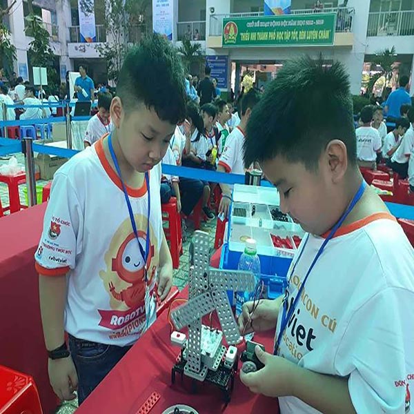 Trải nghiệm giúp bạn nhỏ 