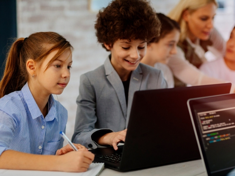 Phụ huynh thông minh nên khuyến khích con học lập trình từ nhỏ